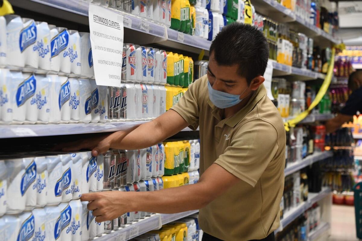 Municipios del país pueden fijar horarios para la venta y consumo de guaro