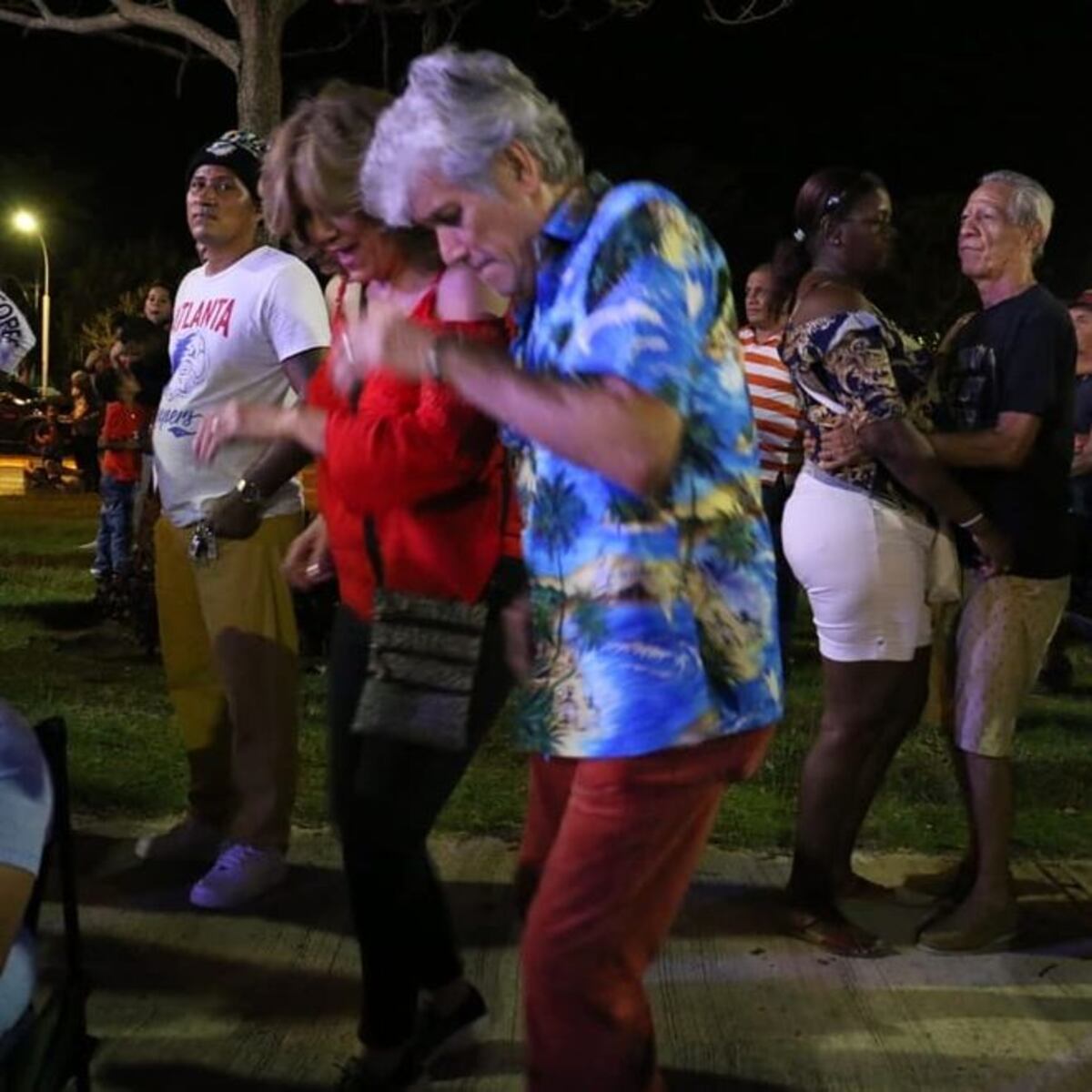 Tras revuelo, Dorindo se trepa a la tarima. Así le fue...