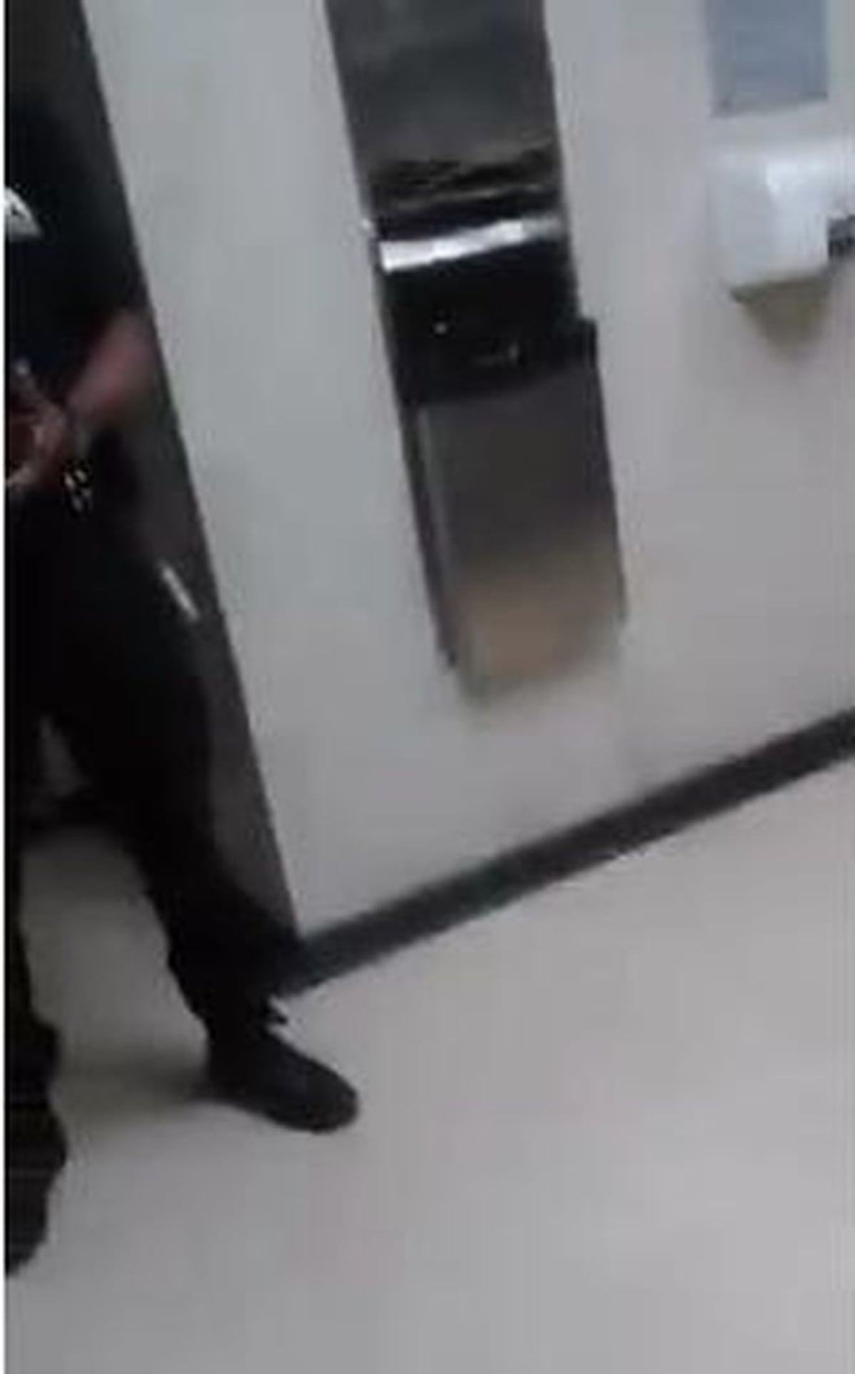 Descubren encuentros sexuales en baños de centro comercial en Panamá