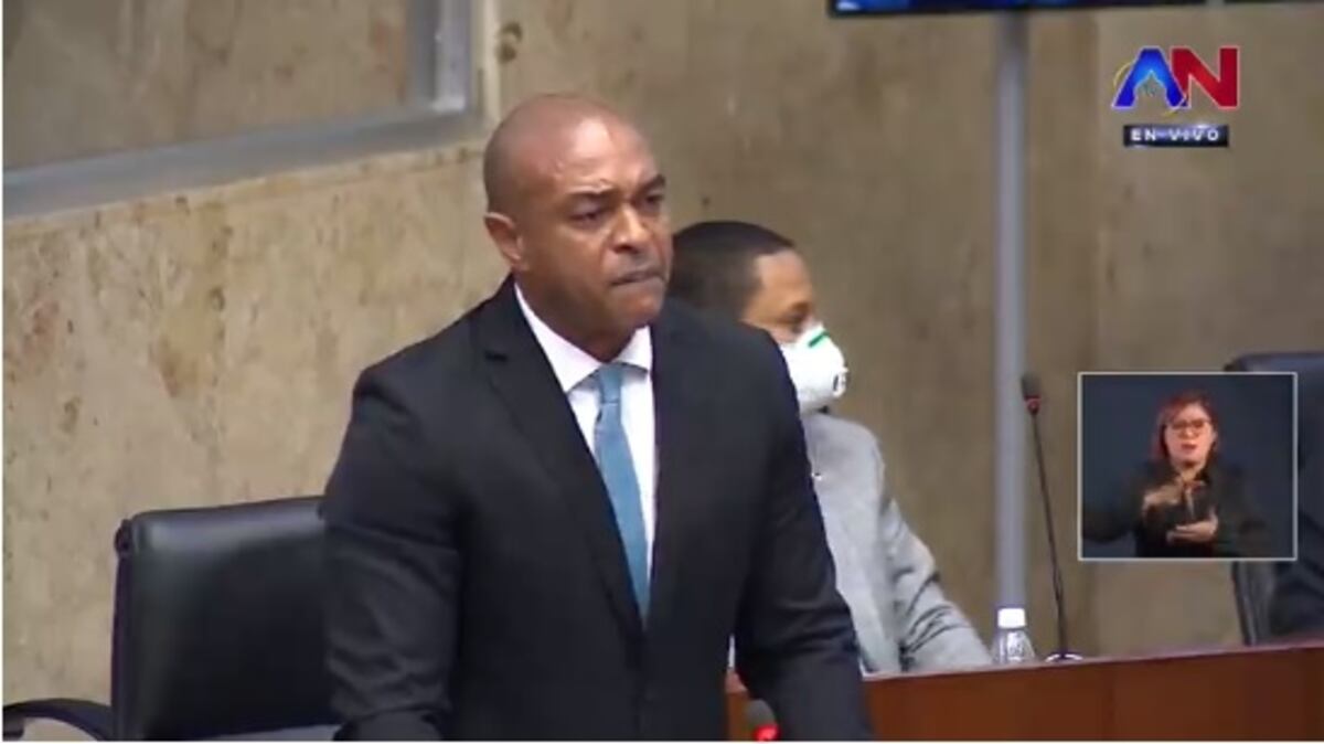 El diputado Jairo Bolota Salazar no se contuvo y lloró en el pleno