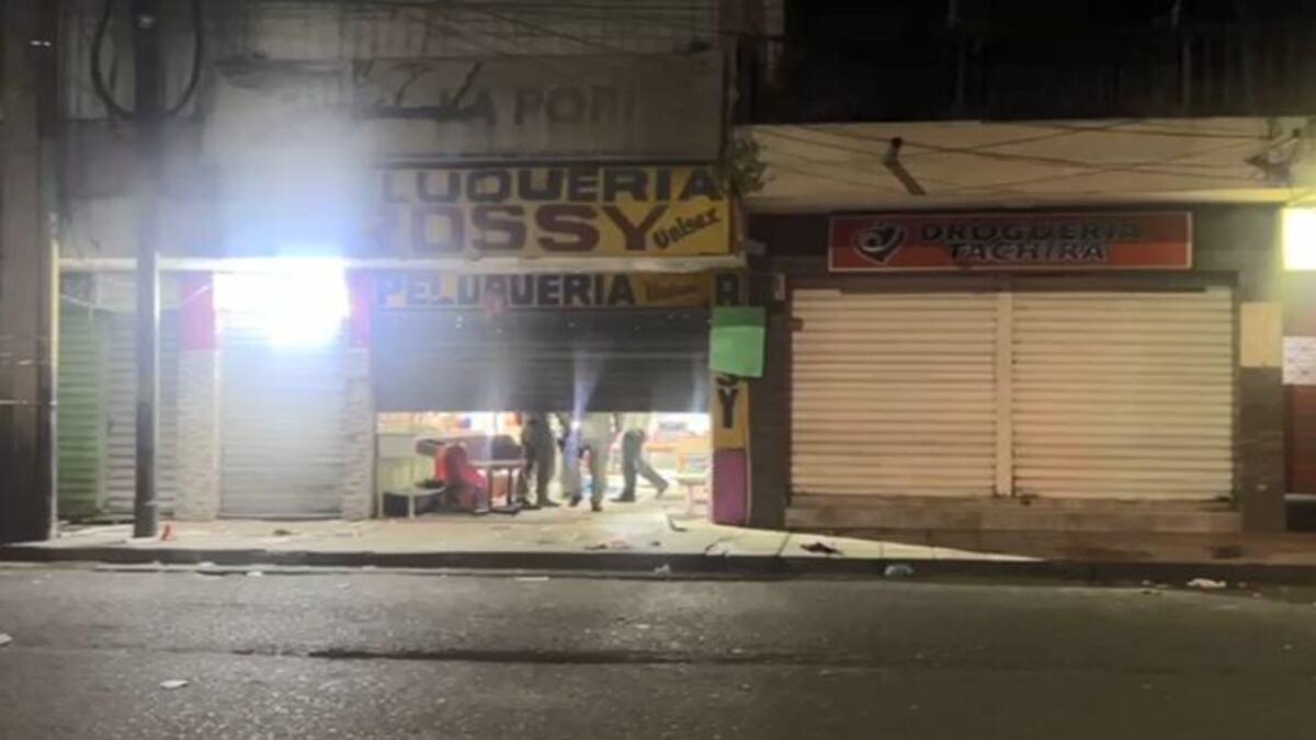 Atentado.  15 personas resultan heridas en ataque a una peluquería con una granada en Colombia