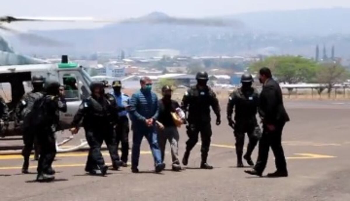 Histórico. Avión de la DEA se acaba de llevar hacia EE.UU al expresidente de Honduras Juan Orlando Hernández