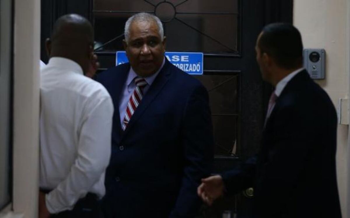 Fiscal pide 6 años para diputado Lazarus. Pero hablan de acuerdo económico