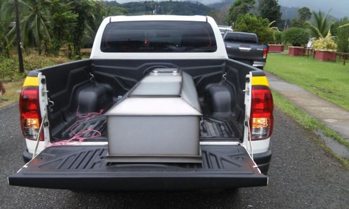 ¡QUÉ DURO! Llegan a Bocas los cuerpos de las víctimas del accidente de Antón