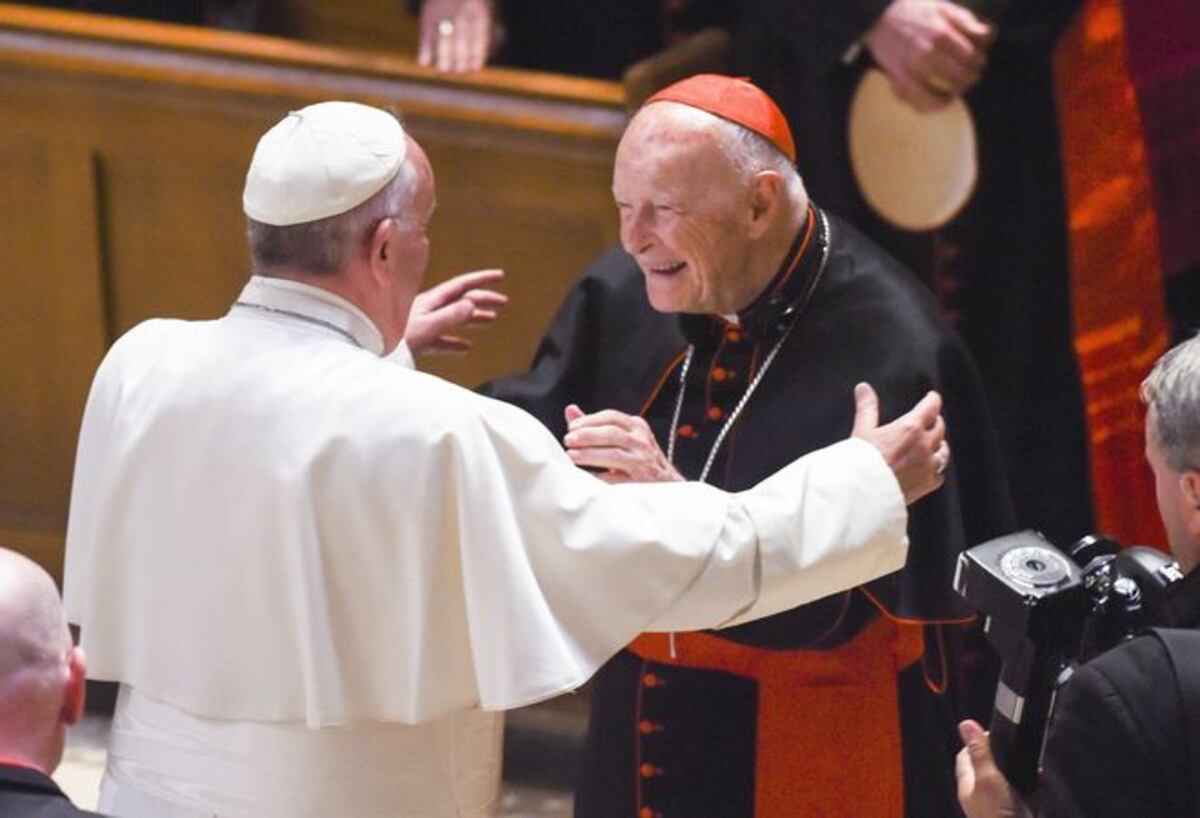 Vaticano expulsa del sacerdocio al excardenal estadounidense Theodore McCarrick