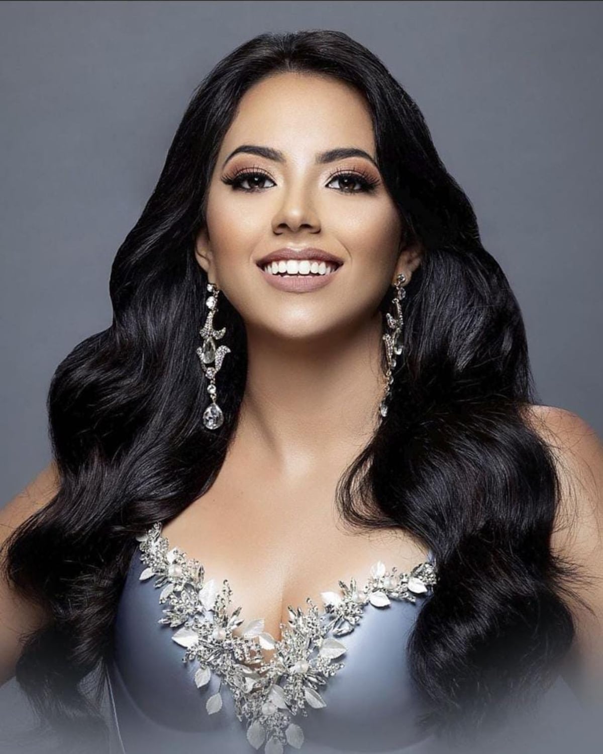 Presentan a las reinas de Calle Arriba y Calle Abajo para el 2023