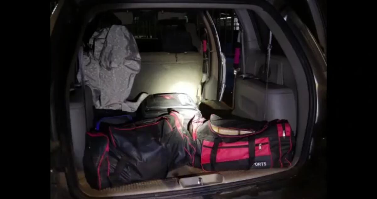 Abandonan cargamento de droga en un carro en Villa Guadalupe, San Miguelito