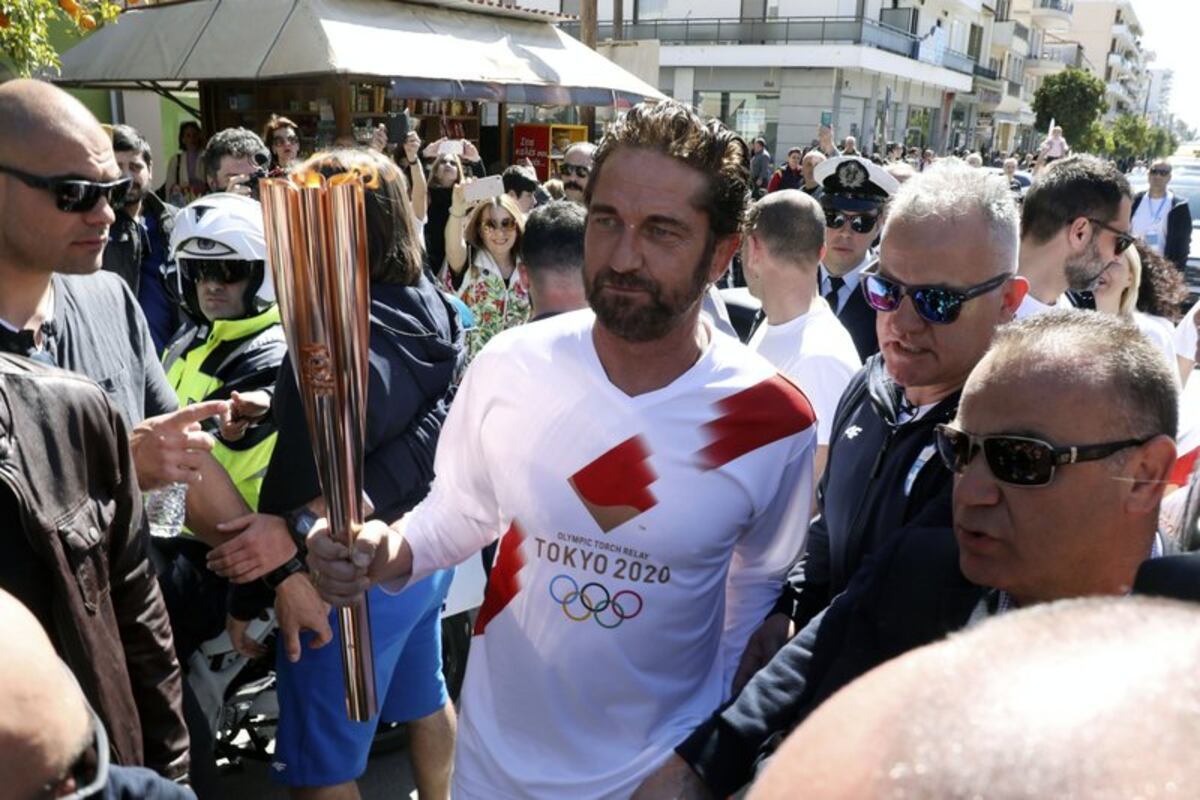 El temor al coronavirus frena la Antorcha Olímpica en Grecia
