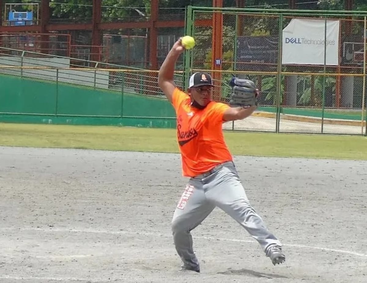 Todos contra Los Santos en el Campeonato Nacional de Sóftbol Masculino 2022