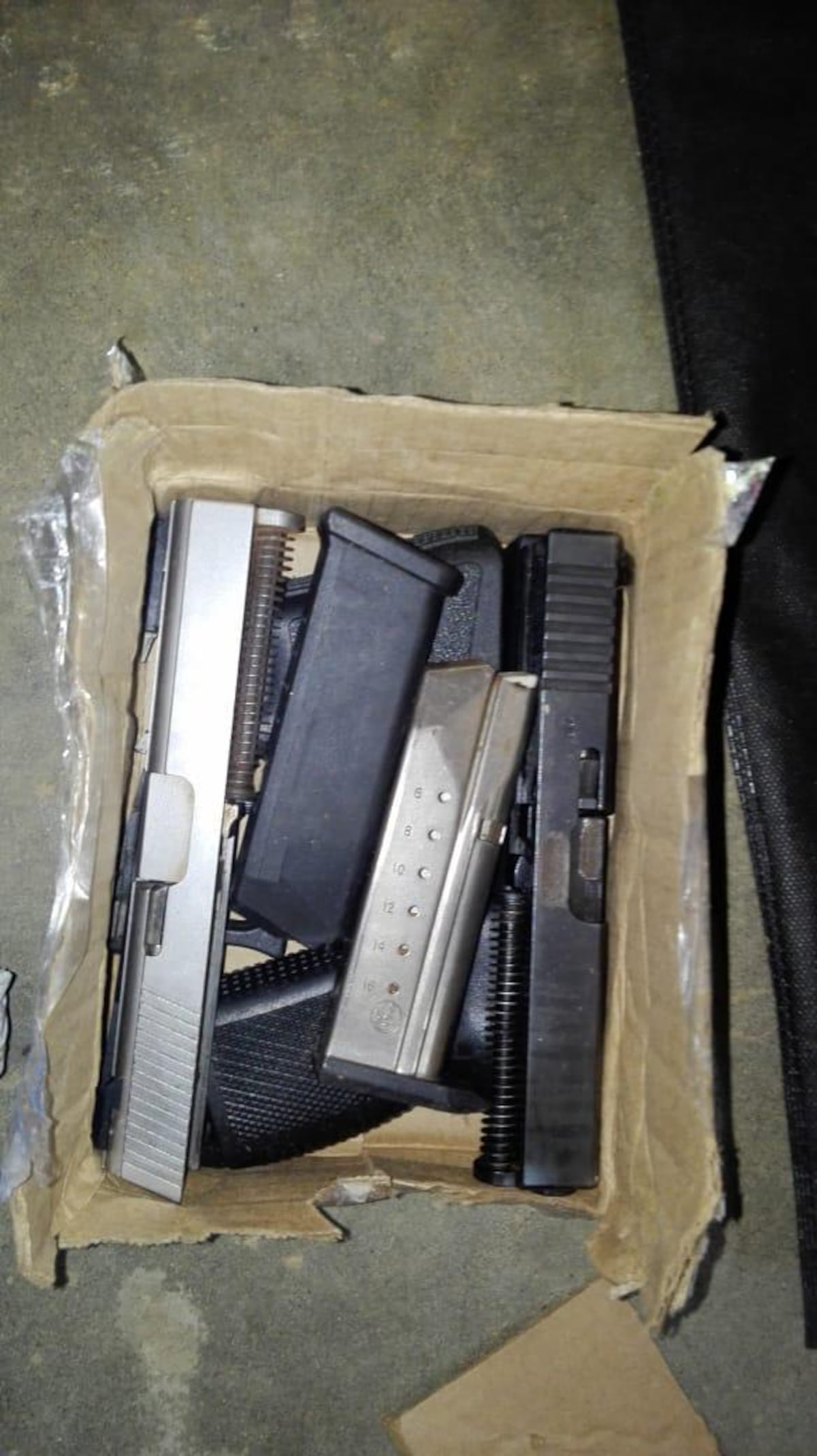 No es broma. Meten una 9 milímetros en La Joya y se les escapa el reo involucrado dentro del penal. Chequee lo que encontraron