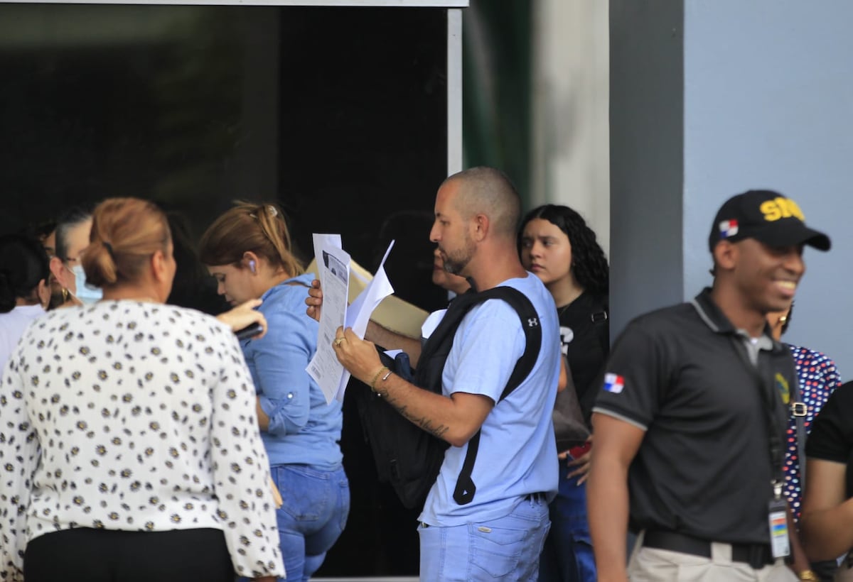 Filas eternas en Migración: piden ampliar plazo para cambio de residencia