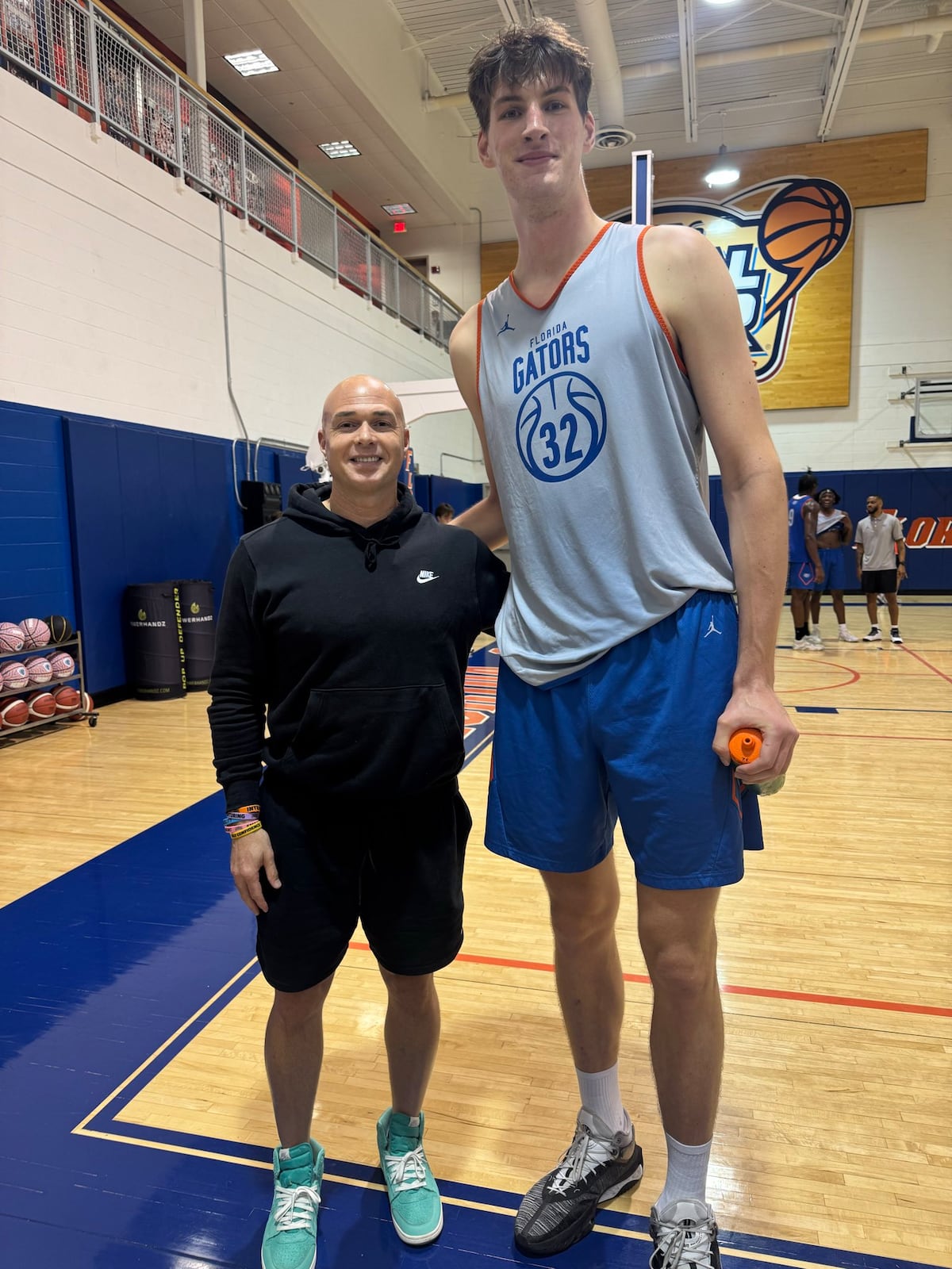 Un récord rotundo: Rioux, el adolescente  y jugador de baloncesto más alto del mundo superando a estrellas de la NBA
