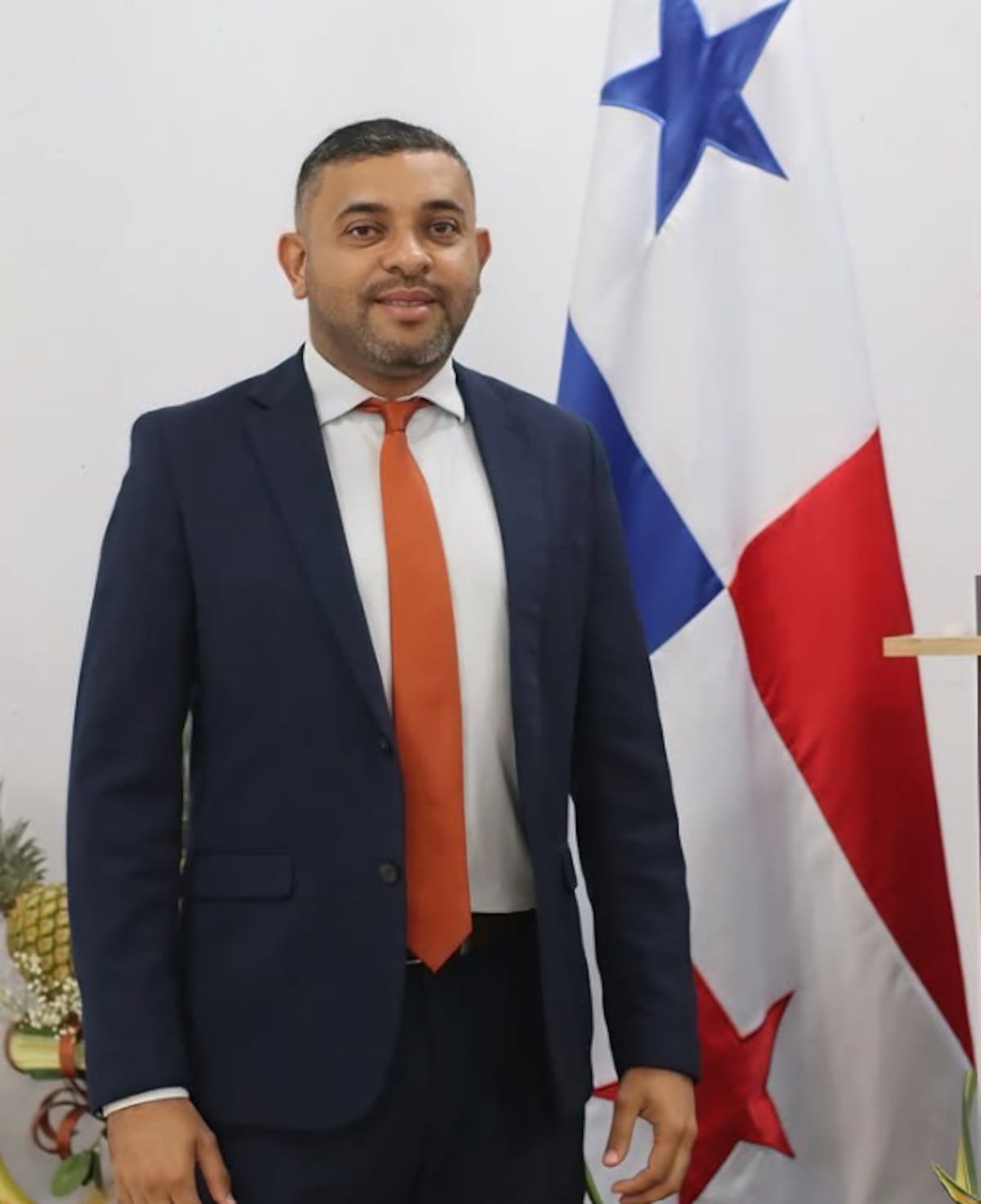 ¿Quién era Héctor Sambrano? El representante que cubrió las vacaciones de ‘Nando’ Menes en el IFARHU