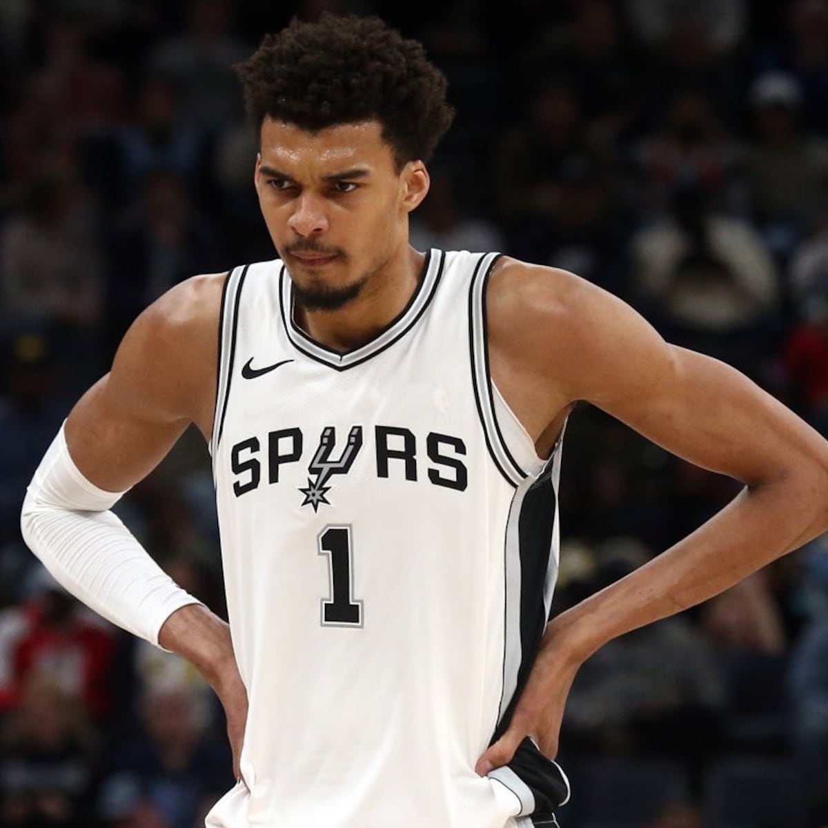 La historia se repite: Cómo las lesiones están moldeando el futuro de los Spurs