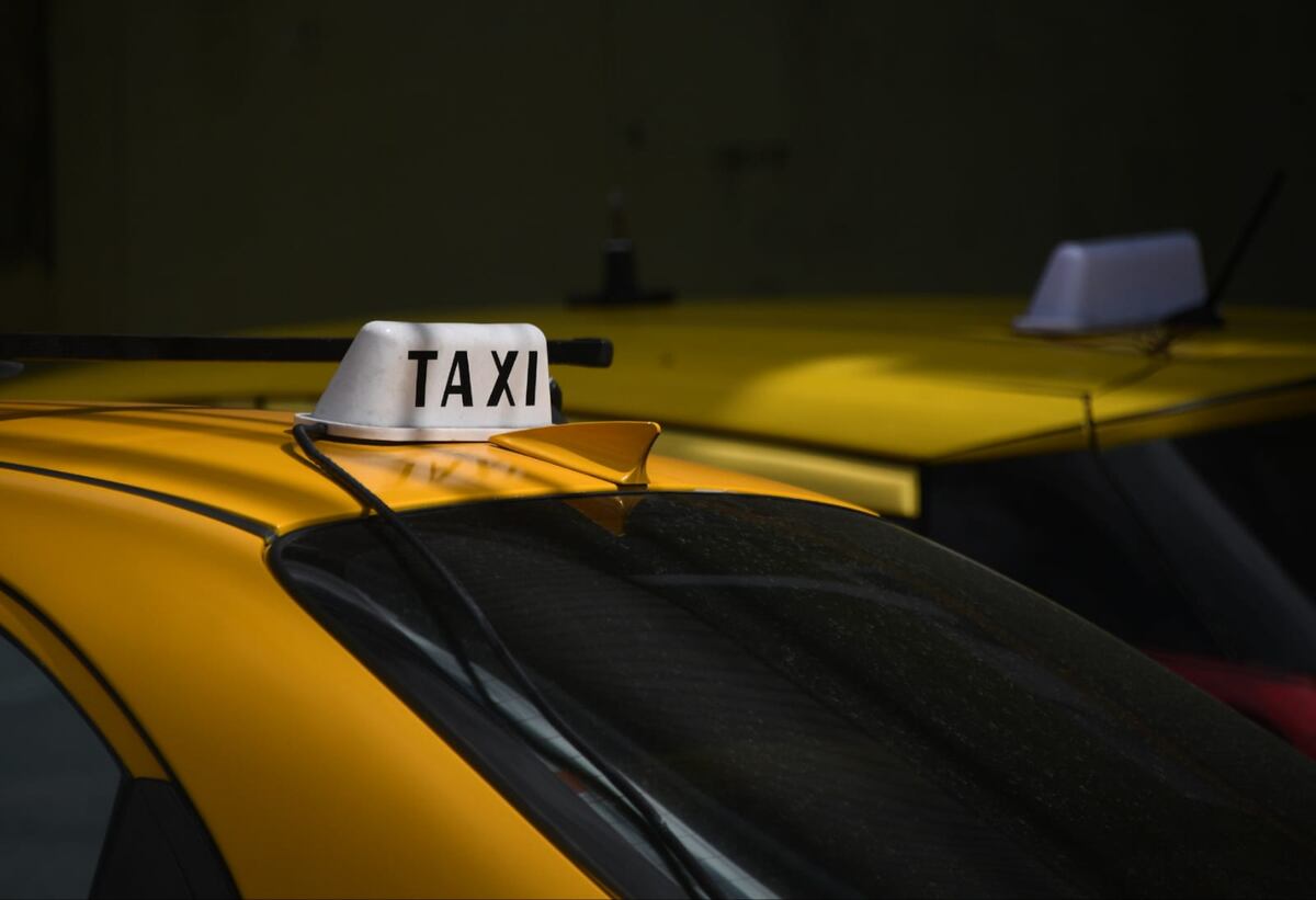 ¡De milagro! Taxista se salva de lluvia de balas en Colón