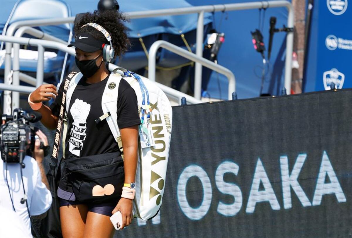 Osaka se retira y Azarenka se hace con el título de Cincinnati