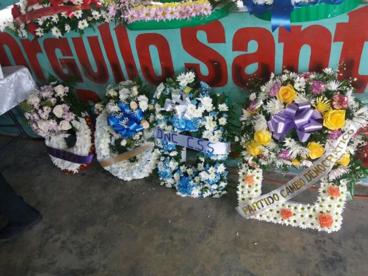 Con cantadera fue sepelio de folclorista en Jardín de baile Orgullo Santeño