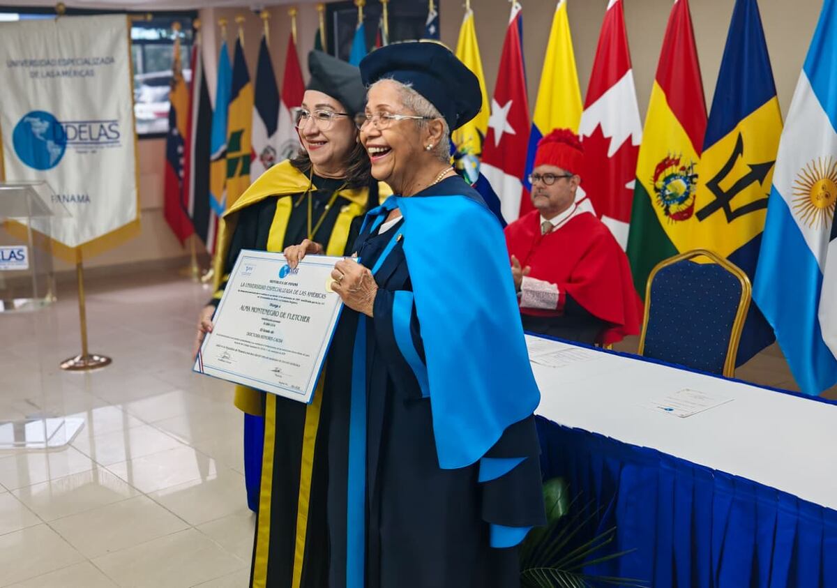 UDELAS honra a Alma Montenegro de Fletcher en su 28 aniversario con Doctorado Honoris Causa
