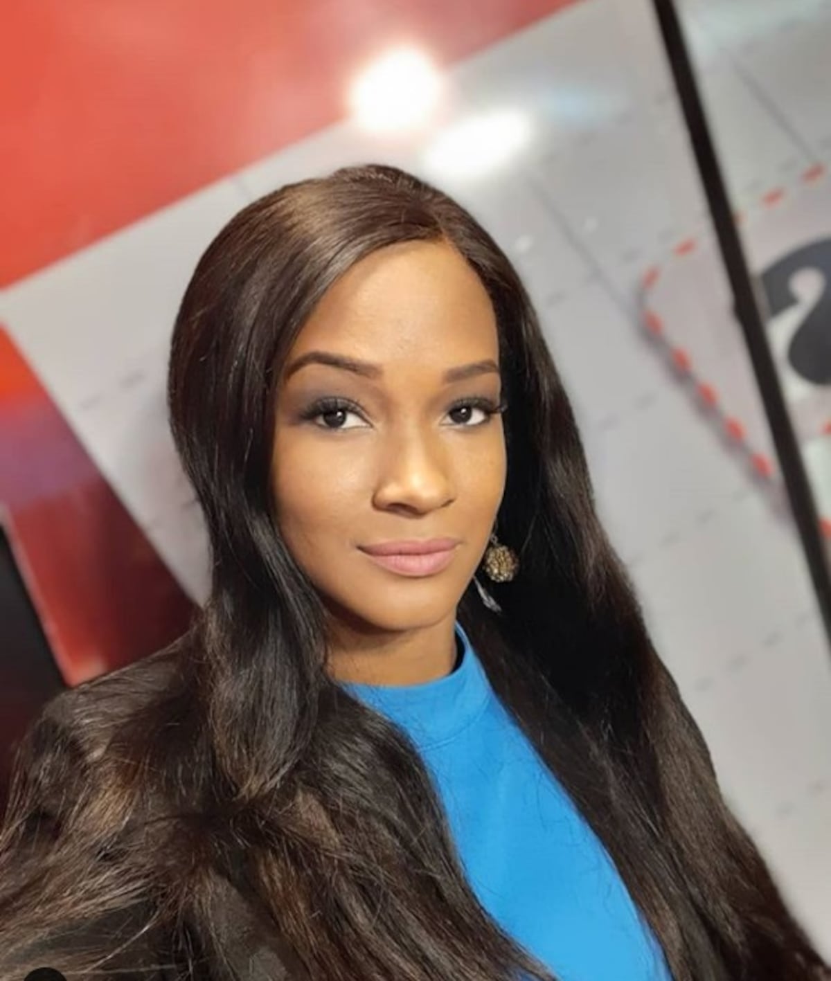 Bomba. Yomatsy  Hazlewood de miss a presentadora de noticias +Fotos