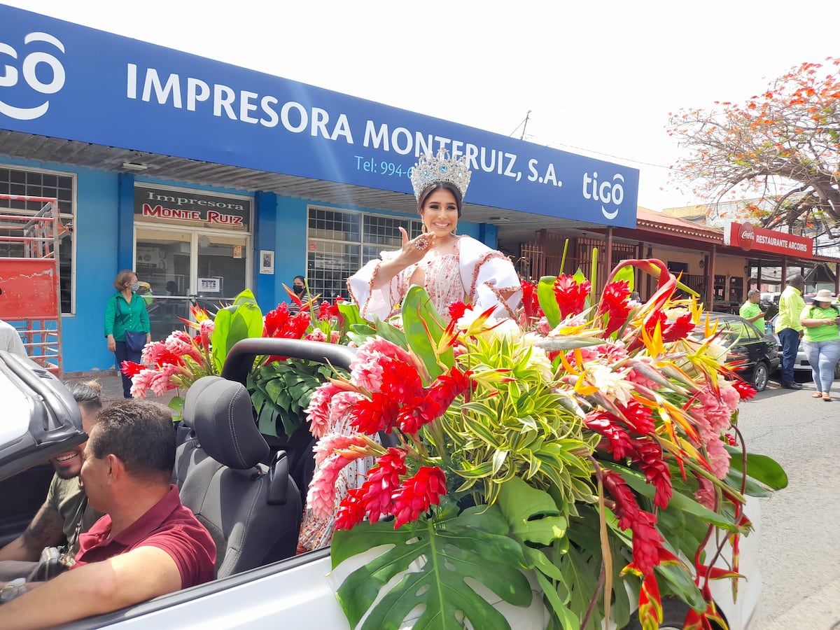Se prendió. Parecía un topón la caravana de Sábado Santo en Las Tablas