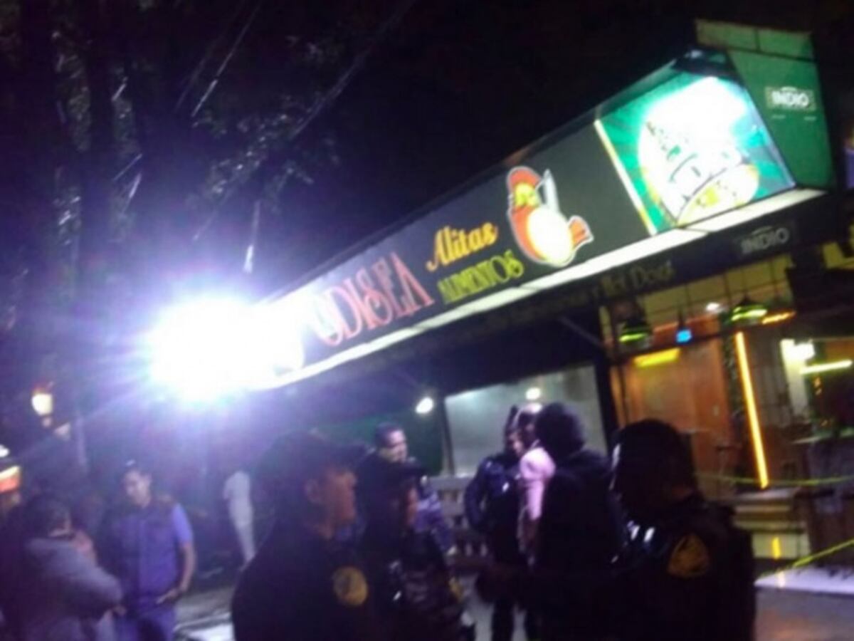 Por valiente mujer reta a ladrones y la matan en un bar