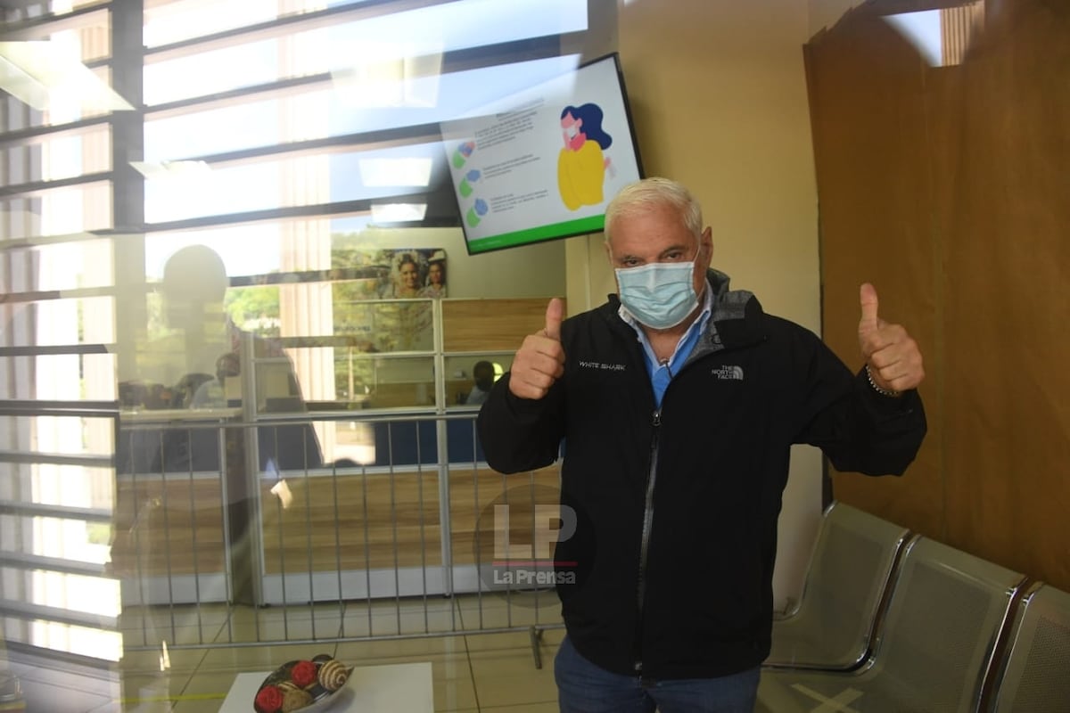 Ricardo Martinelli abre cuenta millonaria en la Caja de Ahorros