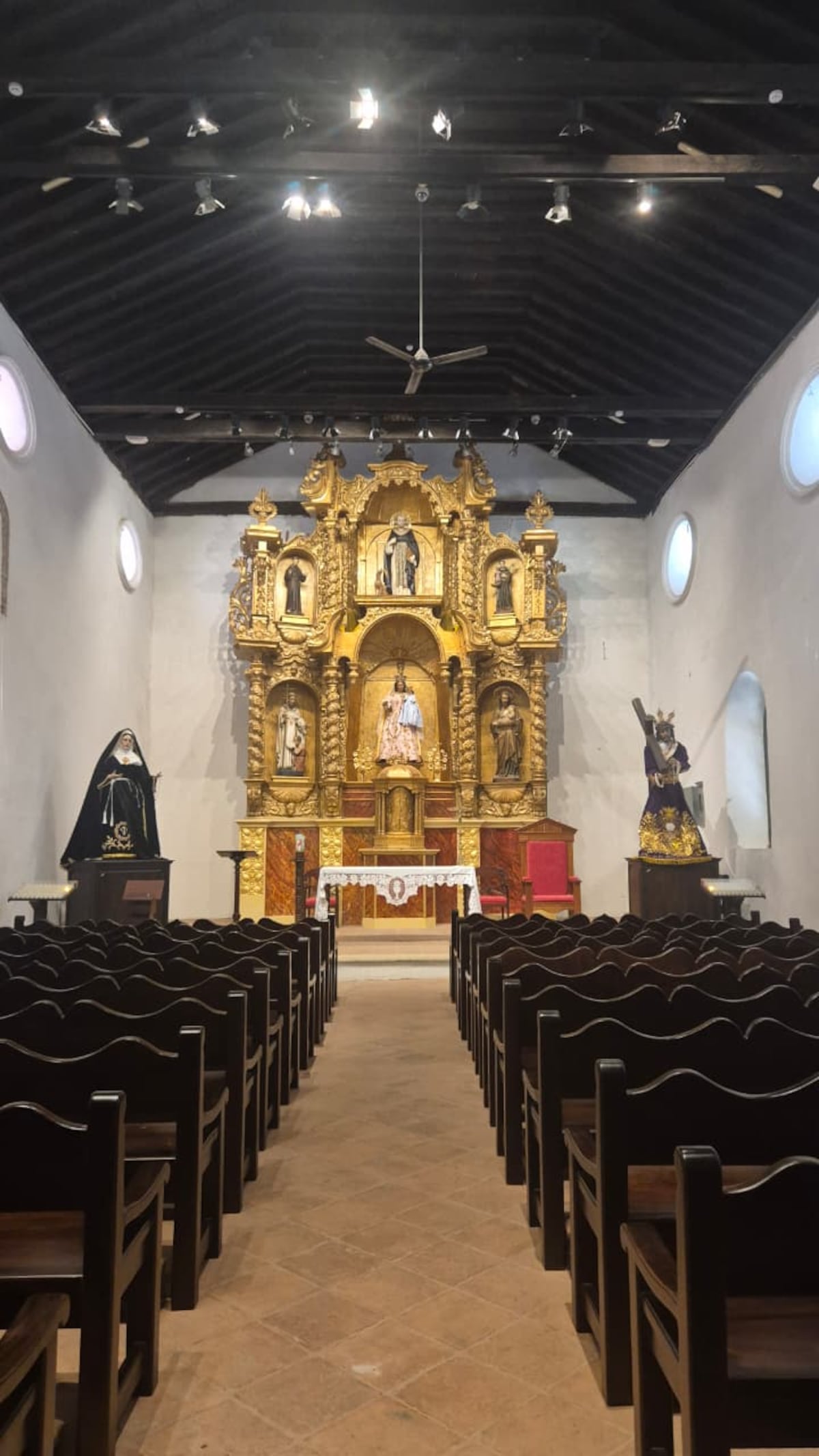 Iglesia de Santo Domingo: símbolo de supervivencia a incendios e historia con el icónico Arco Chato