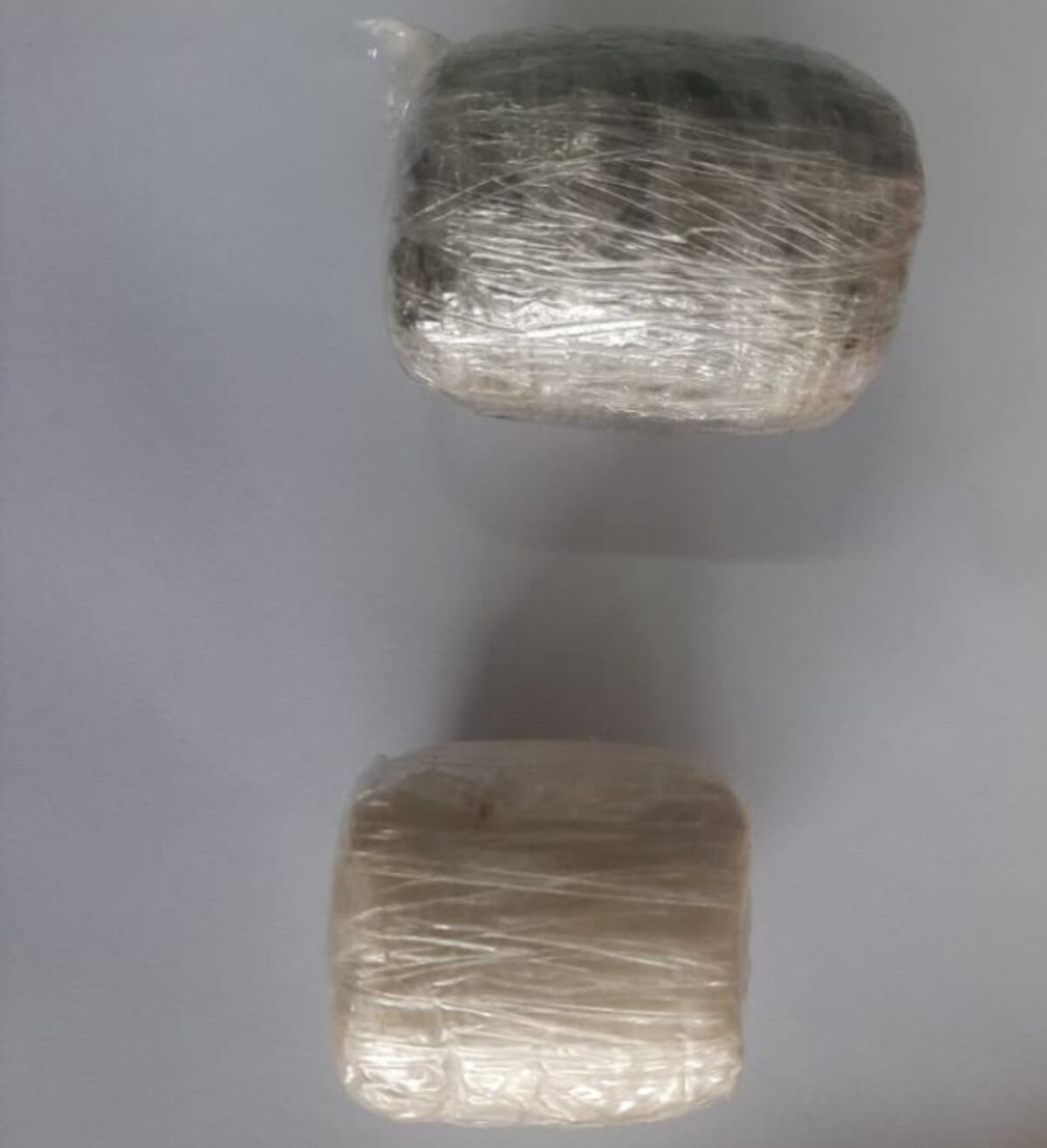 No eran tampones. Mujer llevaba droga oculta en su ‘cosita´