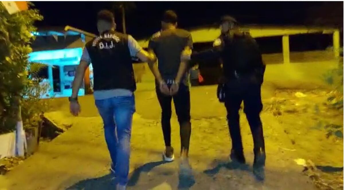 Capturan al primero. Policía Nacional da con la detención de uno de los implicados del atraco al bus expreso Panamá - La Chorrera