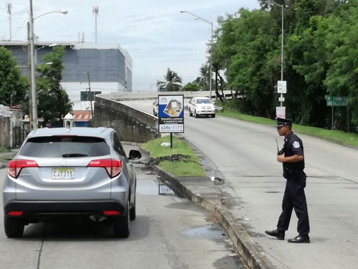 ¡POR DESNIVEL EN LOSA! Cierran puente de Villa Lucre | VIDEO