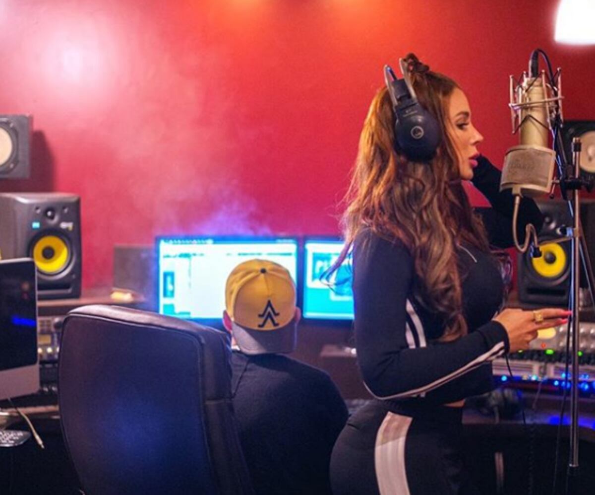 Guaidó ya tiene quien le haga sombra y no es Maduro, la bella Windy amenaza con robarle protagonismo