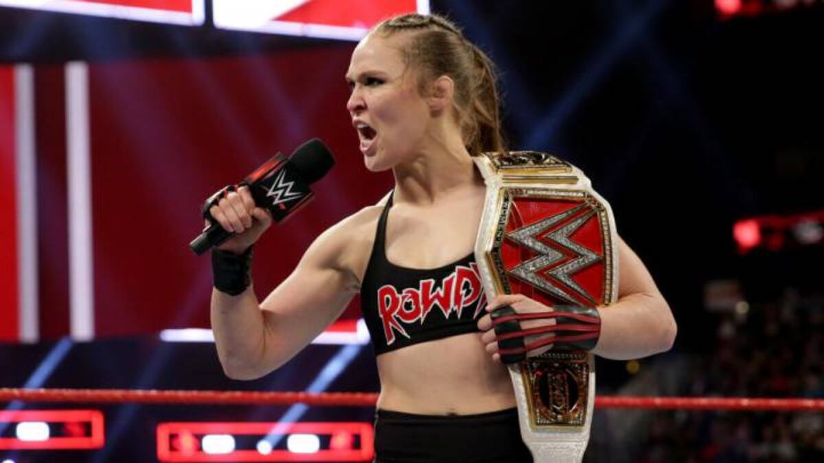 Ronda Rousey llama malagaradecios a los aficionados de la WWE