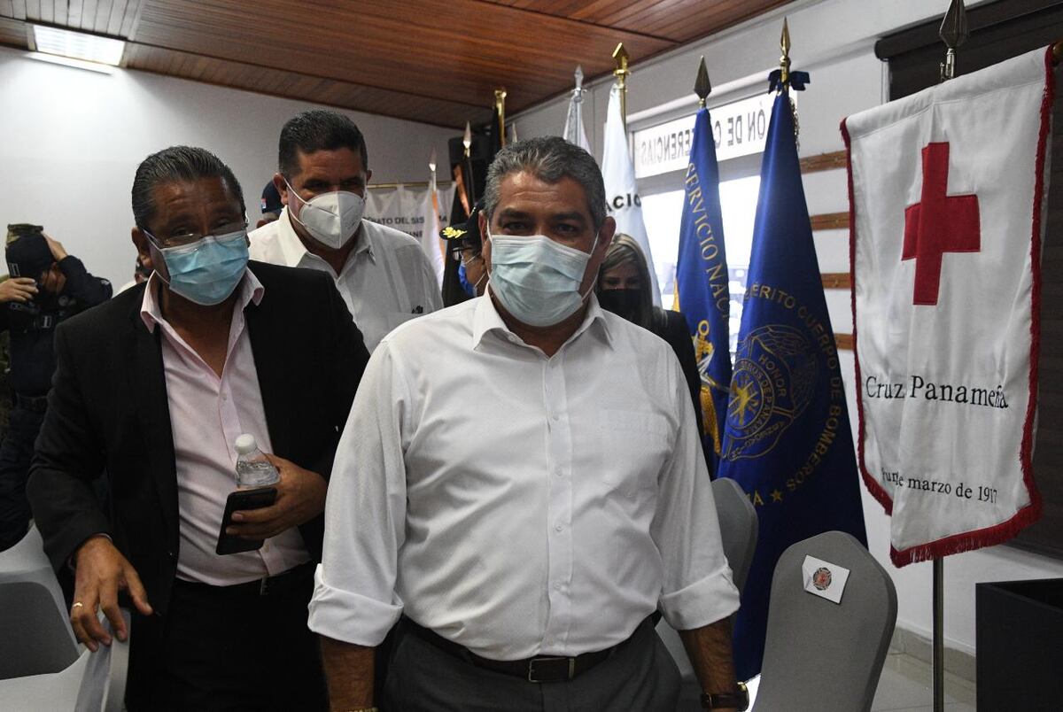 Ministro Sucre solicita que si van a viajar al interior se hagan prueba de covid. El Minsa los hace gratis