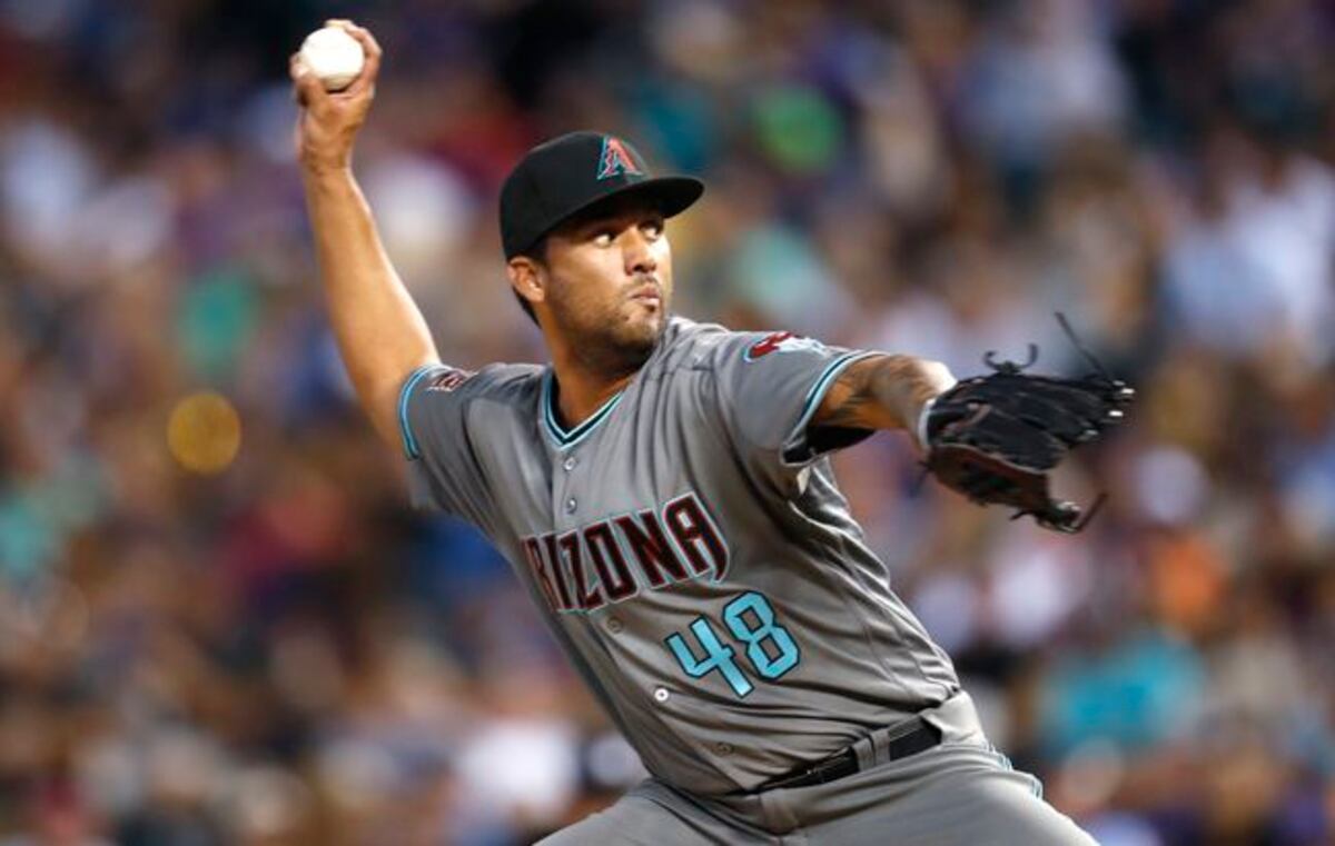 Randall Delgado firma con los Medias Blancas 