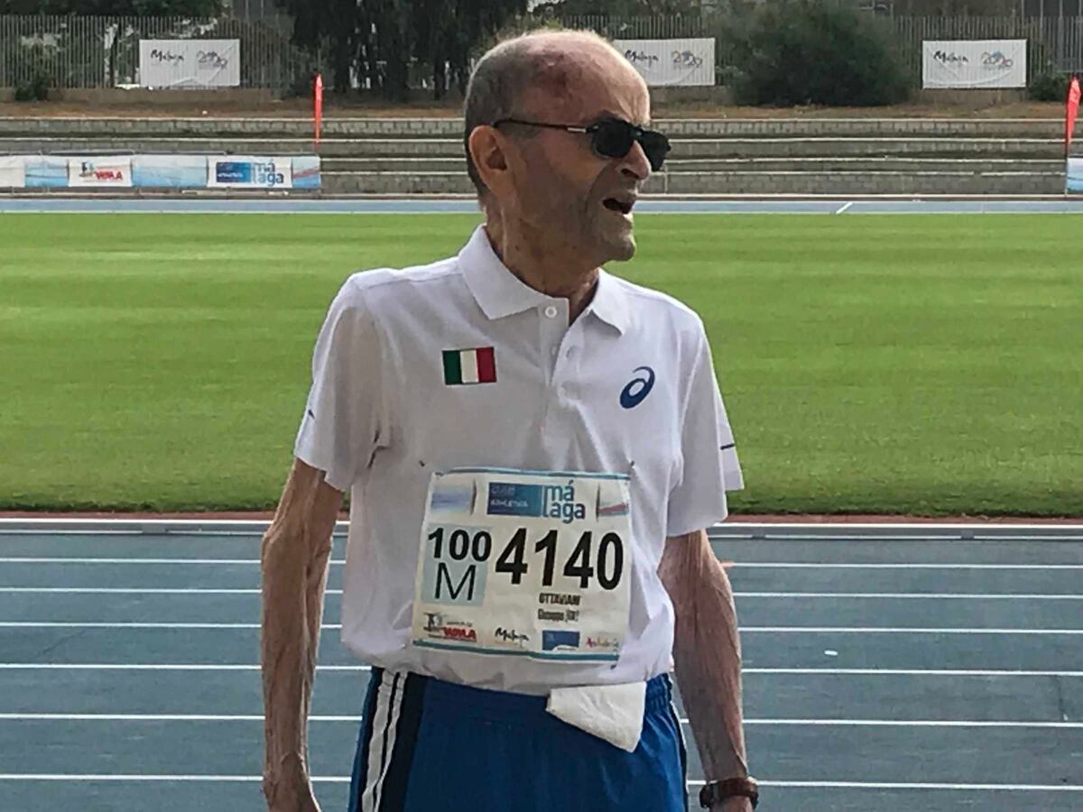 Este señor de 102 años es campeón del salto de longitud 