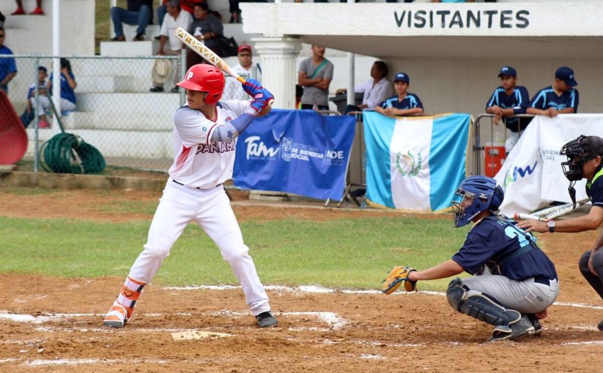 México: Selección panameña debuta con súper nocaut