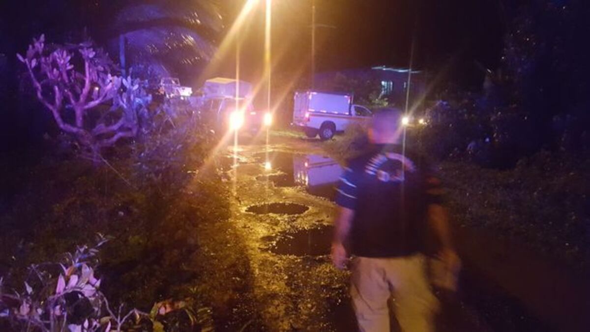 ¡NOCHE INFERNAL! 4 pillos roban minisúper en Chiriquí y uno muere en tiroteo 