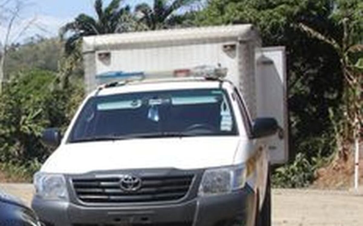 Impactante. Encuentran cuerpo de bebé flotando en un lago.Creían era un muñeco