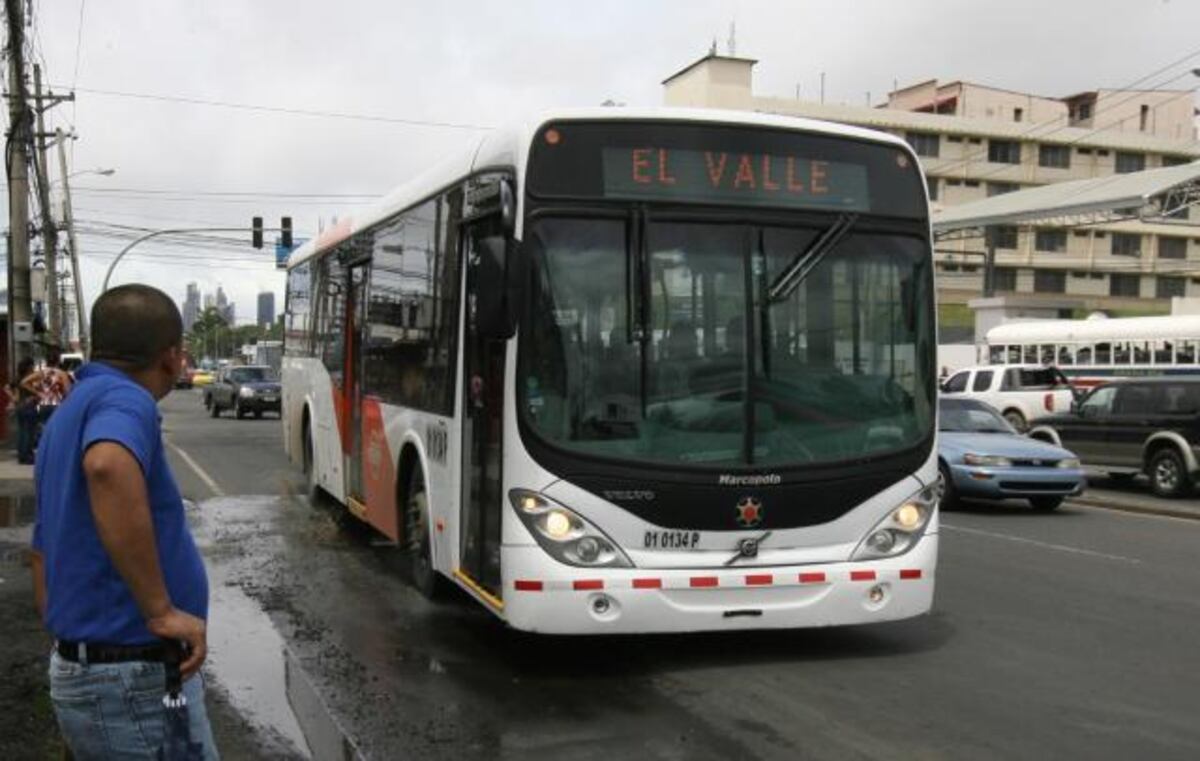 Usuarios de transporte público. Habilitarán nueva ruta de Metro Bus