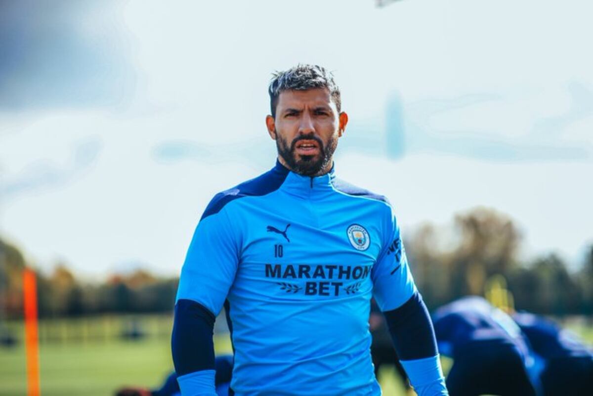 Sergio Agüero vuelve a entrenarse con sus compañeros del City