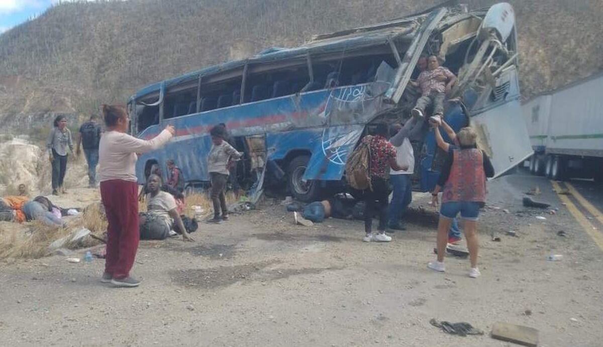 Mueren 13 migrantes más. Pero esta vez fue en México y también en un accidente de un bus
