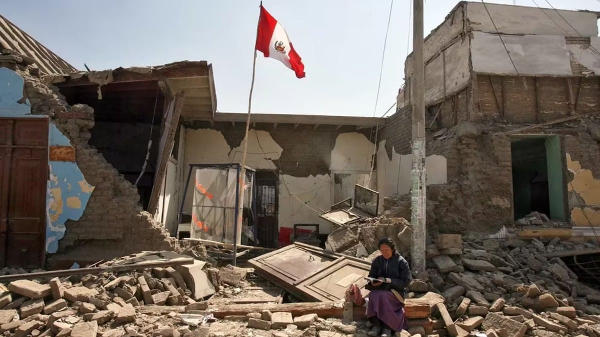 Fuerte terremoto deja daños, heridos y muerte en Perú