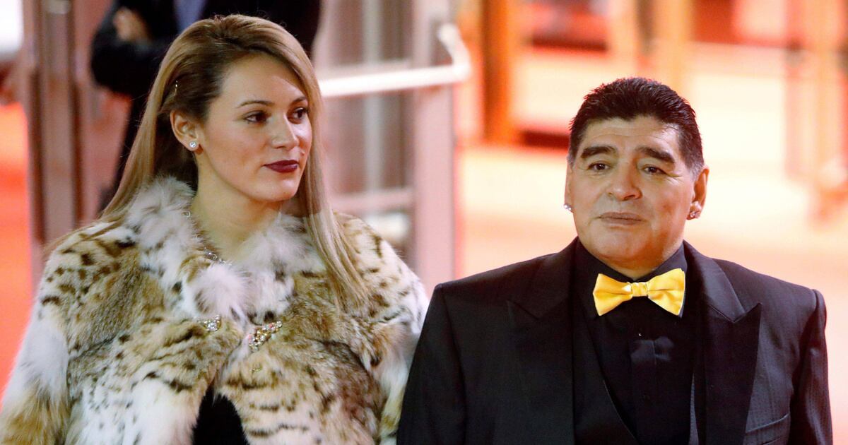 La hija de Maradona viaja hasta Dubái para convencer a su papá de ir a su boda