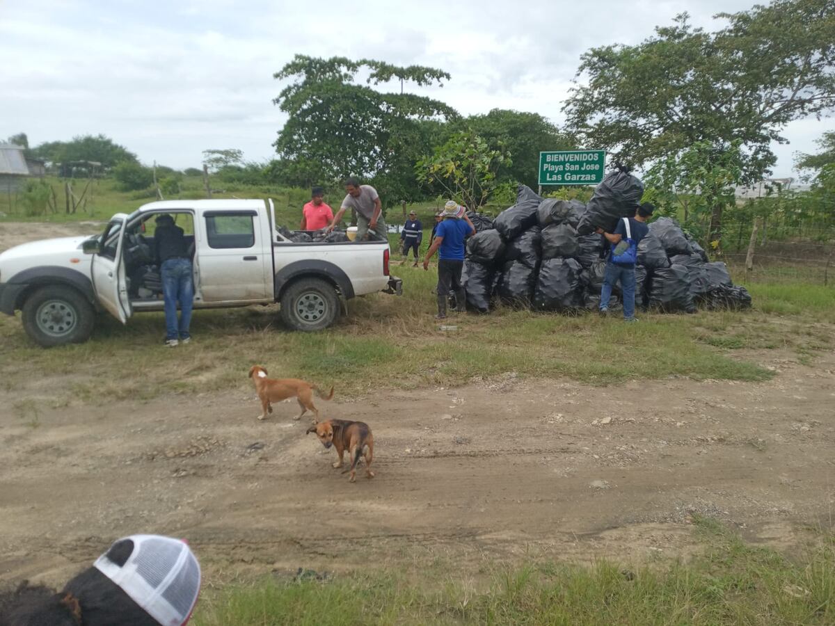 Asociación realiza jornada de limpieza  en la Playa bahía Panamá Boca en Pacora