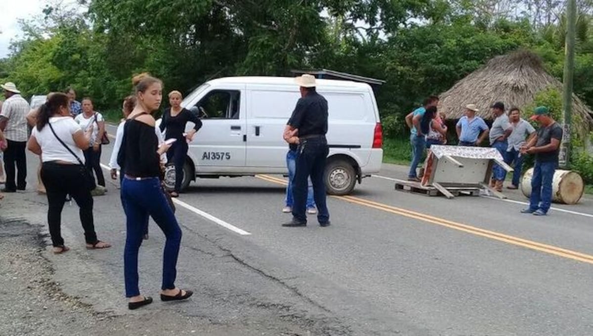 ¡AY, MI DIOS! Impactan de  bala a busito que vendía chicheme