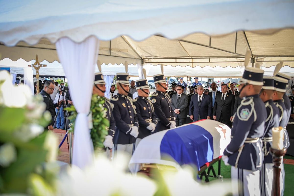 Con honores y solemnidad, despiden al capitán José Isaza Melo en la sede de la Policía Nacional