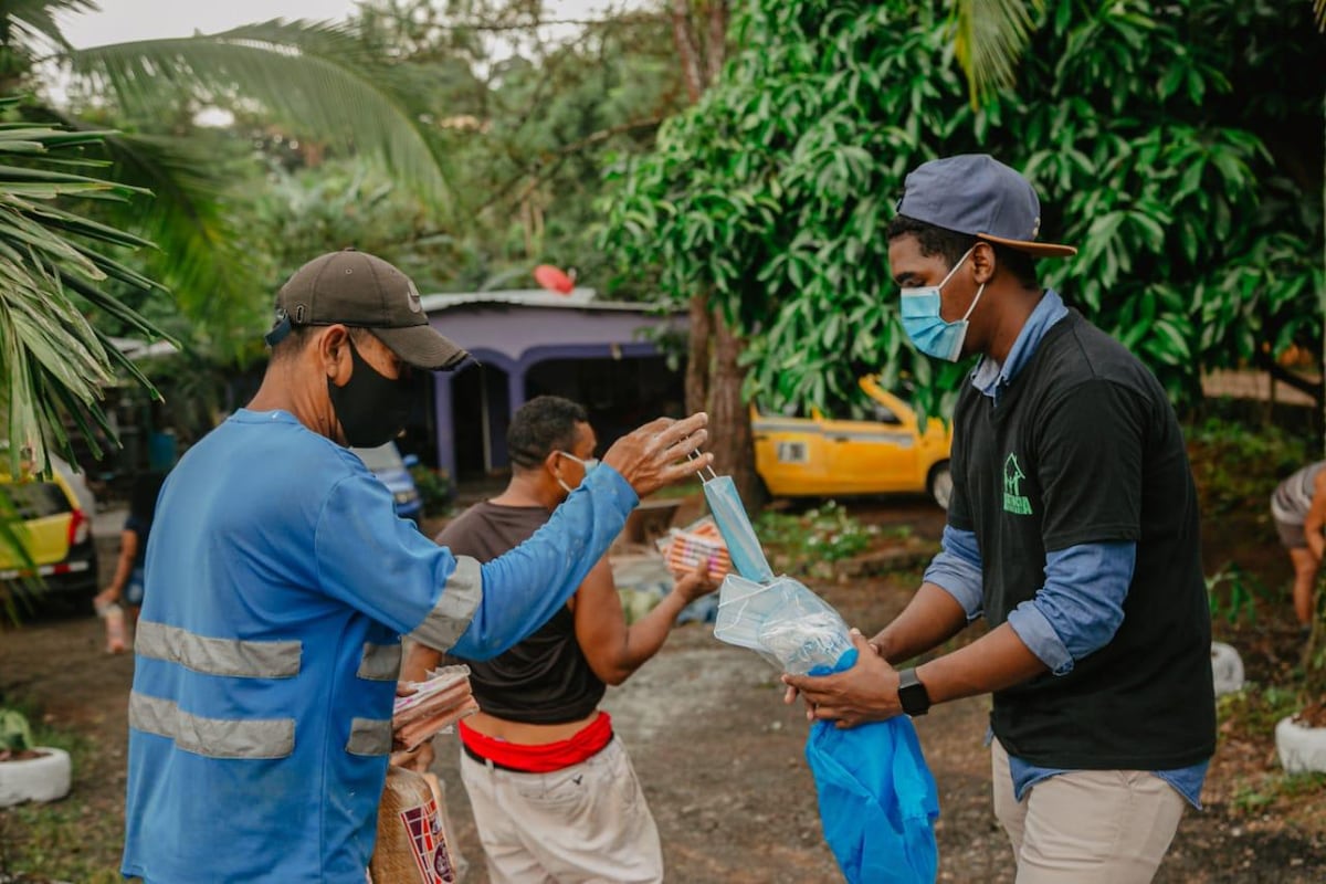 Joven da a luz en su casa y entierran la placenta. No tenían para ir al hospital. Grupo Asistencia Alimentaria apoya
