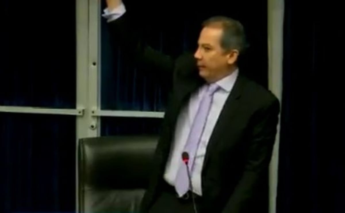 Cadena perpetua pide diputado para violadores y asesinos de mujeres