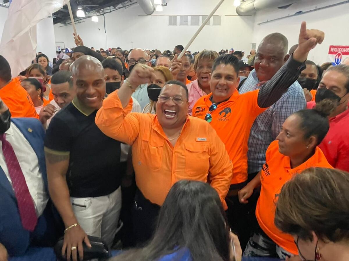 ‘La comparsa de Alex Lee con tremenda salsa viene’. Así fue su postulación. Video