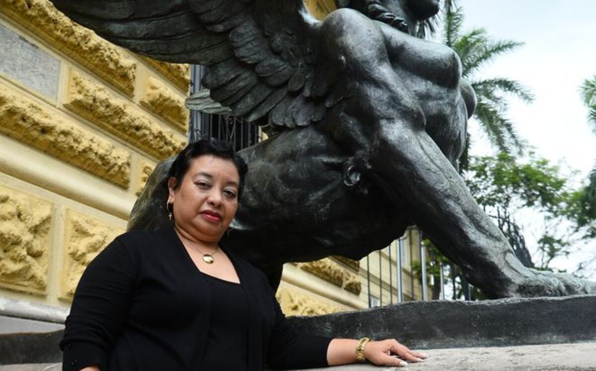 'BUSQUEN NUEVAS GLORIAS'. El Preguntón cuestionó a la  rectora del Instituto